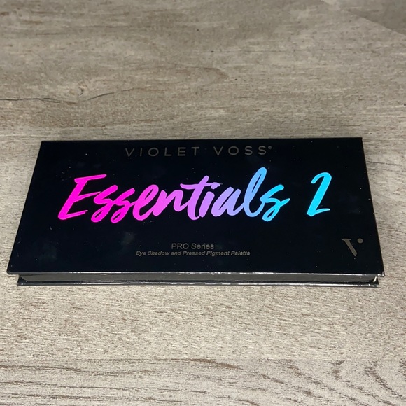 Violet Voss Other - Violet Voss essentials 2 eyeshadow pallet